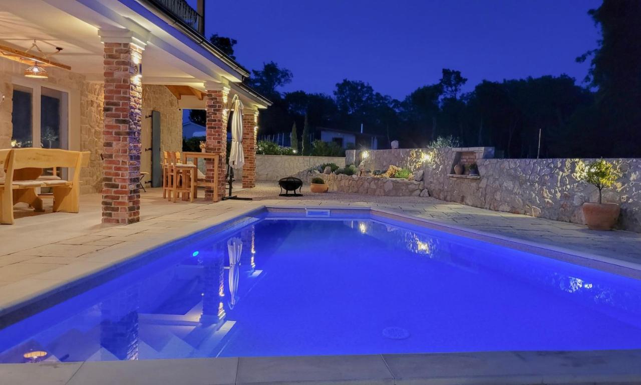 Villa Alara - Charming Villa With Heated Swimming Pool Milohnici Екстер'єр фото