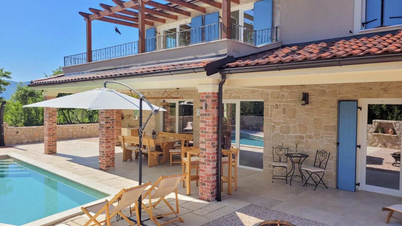 Villa Alara - Charming Villa With Heated Swimming Pool Milohnici Екстер'єр фото