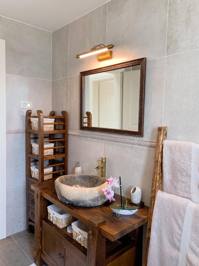 Villa Alara - Charming Villa With Heated Swimming Pool Milohnici Екстер'єр фото