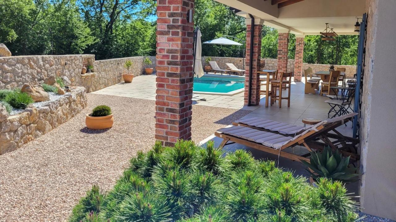 Villa Alara - Charming Villa With Heated Swimming Pool Milohnici Екстер'єр фото