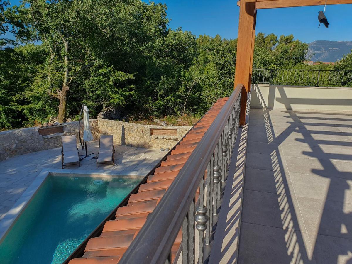 Villa Alara - Charming Villa With Heated Swimming Pool Milohnici Екстер'єр фото