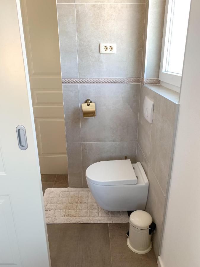 Villa Alara - Charming Villa With Heated Swimming Pool Milohnici Екстер'єр фото
